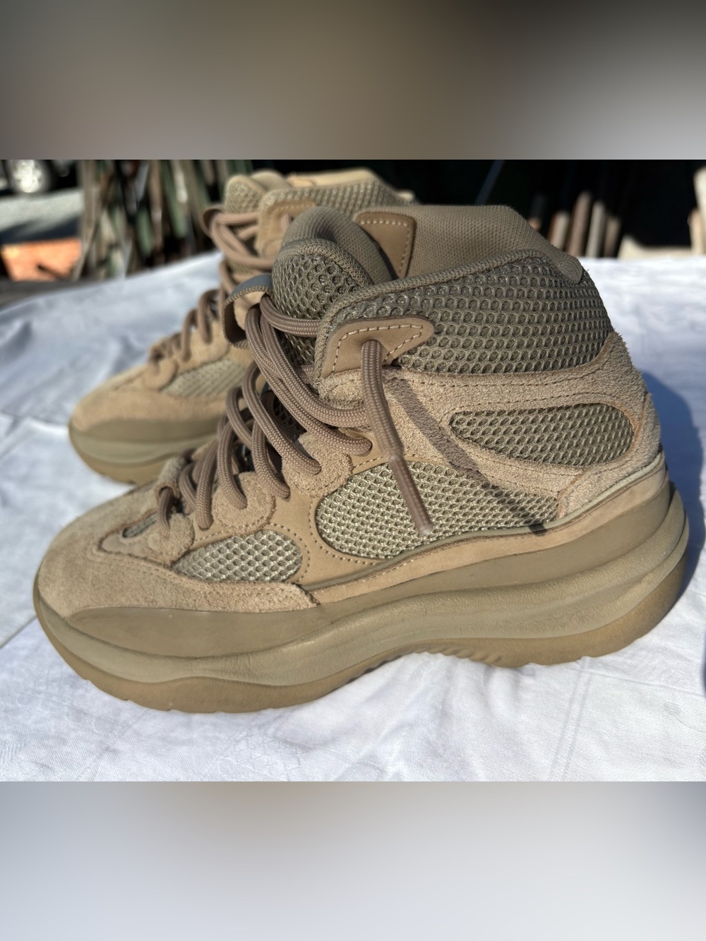 Yeezy Desert Boots - Shade Rock M6.5